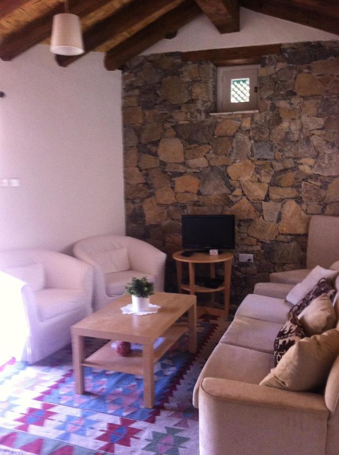 Maison Elena Kalopanagiotis